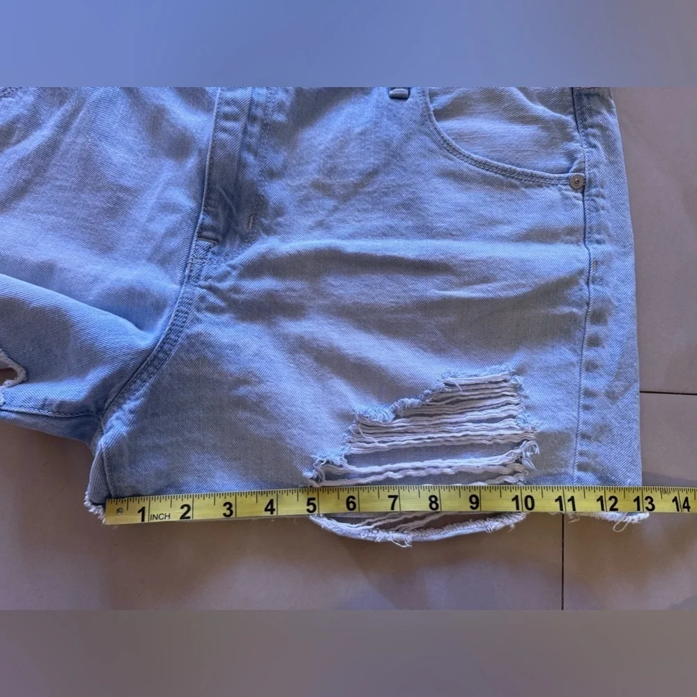 Mossimo boyfriend midi cut off denim shorts zippers pockets travel beach 16/33